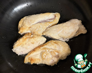 Куриная грудка в луково-сливочном соусе