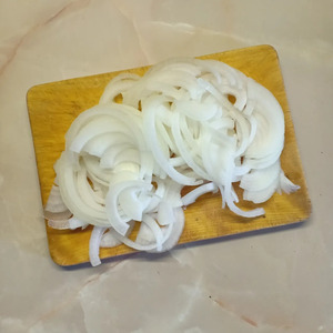 Куриная грудка, запеченная с солеными огурчиками