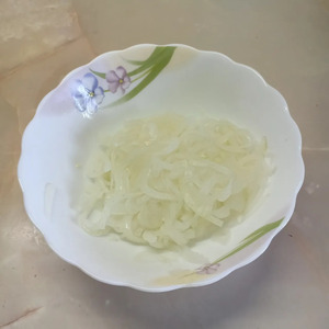 Куриная грудка, запеченная с солеными огурчиками