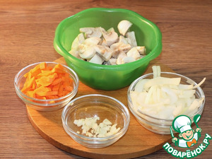 Куриная печень с грибами в соусе Куриная печень с грибами в соусе