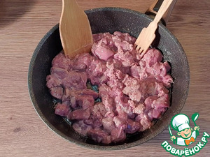 Куриная печень с грибами в соусе Куриная печень с грибами в соусе