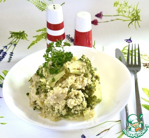 Куриное филе с брокколи и булгуром Куриное филе с брокколи и булгуром