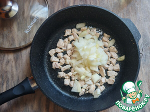 Куриное филе с пельменными рулетиками