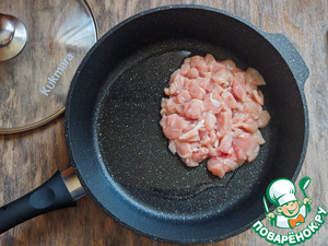 Куриное филе с пельменными рулетиками