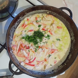 Куриное филе с перцем в сливках Куриное филе с перцем в сливках