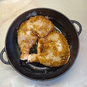 Куриные бедра под медовым соусом Куриные бедра под медовым соусом