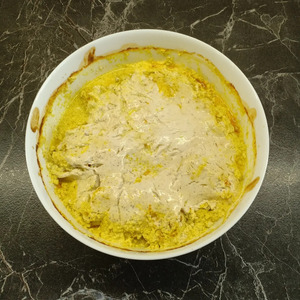 Куриные грудки в сметане с куркумой