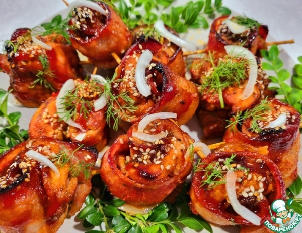 Куриные шашлыки в беконе Куриные шашлыки в беконе