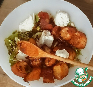Куриный салат с крутонами из анчоусов Куриный салат с крутонами из анчоусов