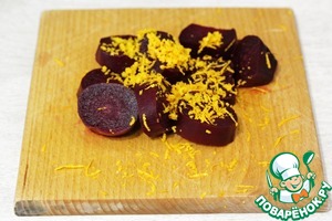 Куриный шницель на свекольном креме