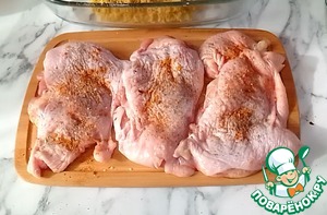 Куриный шницель в чипсах с грибным соусом