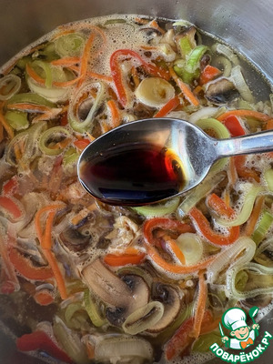 Куриный суп с овощами и лапшой