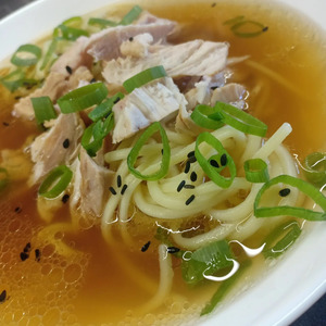 Куриный суп в азиатском стиле