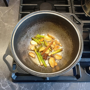 Куриный суп в азиатском стиле