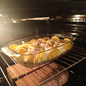 Курочка с луком и апельсинами