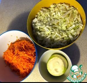 Квашеная капуста с морковью и кольраби Квашеная капуста с морковью и кольраби