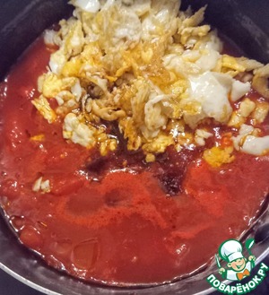 Лапша с яйцом в томатном соусе