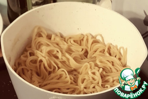 Лапша с крабом и спаржей