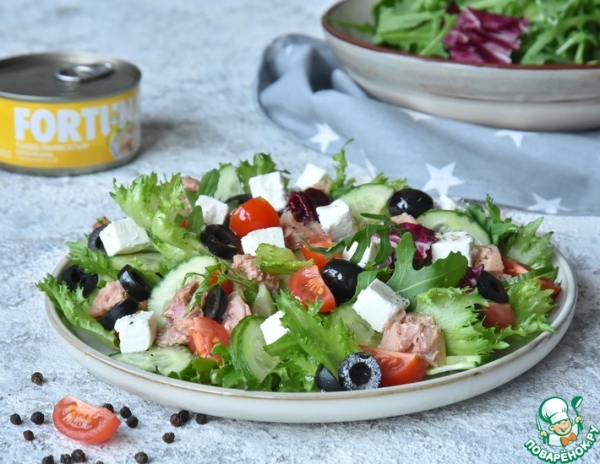 Легкий салат с тунцом и фетой Легкий салат с тунцом и фетой