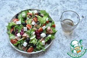 Легкий салат с тунцом и фетой Легкий салат с тунцом и фетой