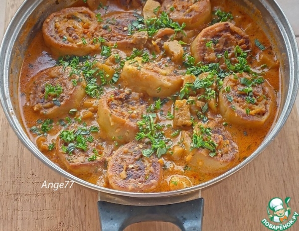 Ленивые пельмени в томатно-сметанном соусе Ленивые пельмени в томатно-сметанном соусе