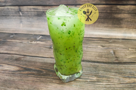 Лимонад из киви с лимоном и мятой