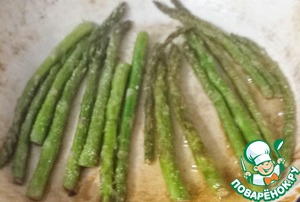 Лимонное тальятелле со спаржей и горошком Лимонное тальятелле со спаржей и горошком