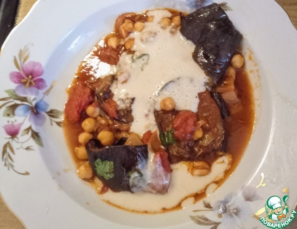 Ливанская мусака с чесночным соусом Ливанская мусака с чесночным соусом