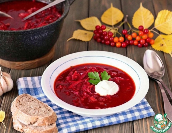 Лёгкий свекольник с кабачками