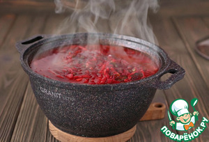 Лёгкий свекольник с кабачками