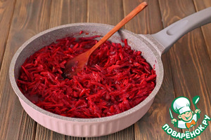 Лёгкий свекольник с кабачками