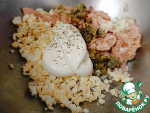 Лодочки из огурцов с тунцом и каперсами