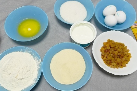 Манник на сметане с изюмом — рецепт выпечки в мультиварке Манник на сметане с изюмом — рецепт выпечки в мультиварке