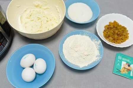 Манник на сметане с изюмом — рецепт выпечки в мультиварке Манник на сметане с изюмом — рецепт выпечки в мультиварке