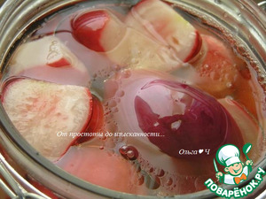 Маринованные овощи с мелиссой