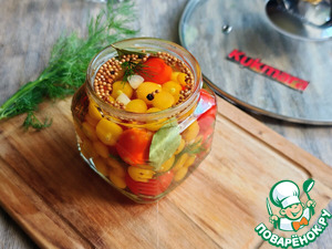 Маринованный физалис с томатами черри