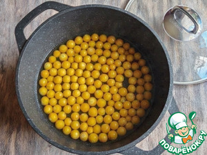 Маринованный физалис с томатами черри