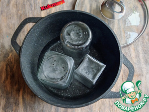 Маринованный физалис с томатами черри