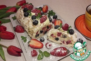 Меренговый рулет с ягодами и орехами Меренговый рулет с ягодами и орехами