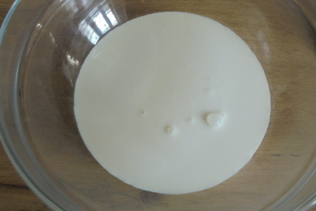 Меренговый рулет с клубникой