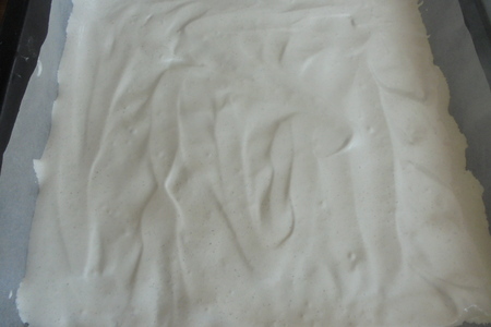 Меренговый рулет с клубникой