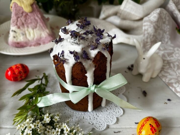 Миндальный кулич с изюмом Миндальный кулич с изюмом