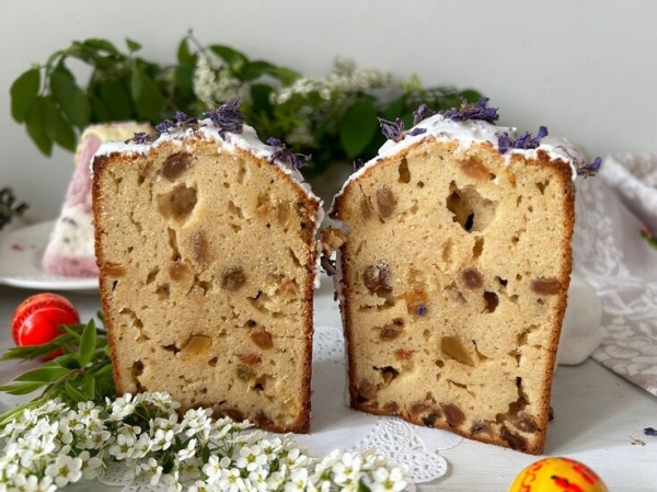 Миндальный кулич с изюмом Миндальный кулич с изюмом