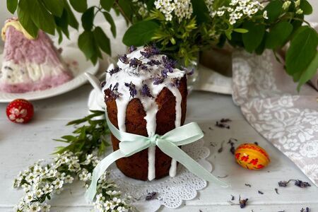 Миндальный кулич с изюмом Миндальный кулич с изюмом