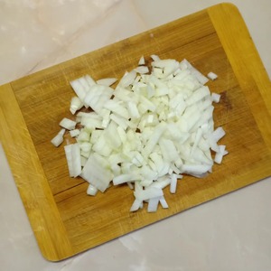 Минтай, тушеный в сметане с овощами Минтай, тушеный в сметане с овощами