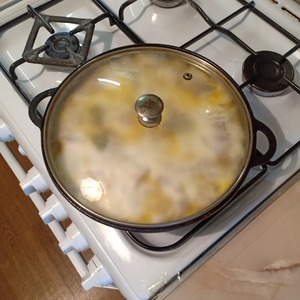 Минтай, тушеный в сметане с овощами Минтай, тушеный в сметане с овощами