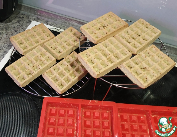 Мягкие постные вафли в духовом шкафу