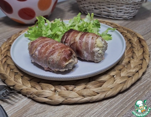 Мясные рулетики с ананасами