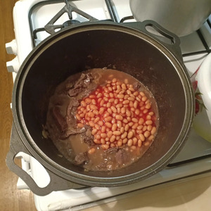 Мясо с фасолью в томатном соусе Мясо с фасолью в томатном соусе