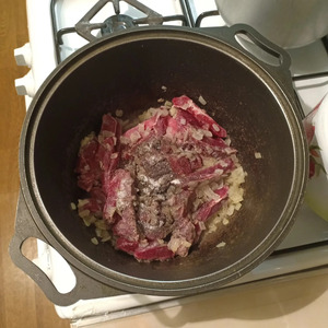 Мясо с фасолью в томатном соусе Мясо с фасолью в томатном соусе